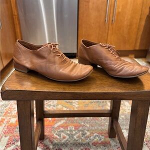 Repetto Tan Leather Flats Sleek and Classic